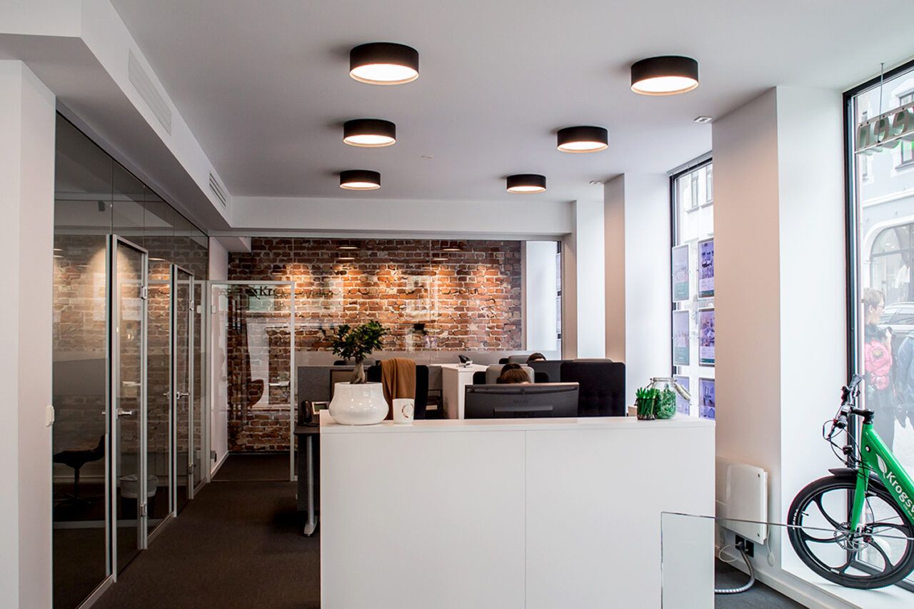 Lysdesign hos Krogsveen sine kontorer.