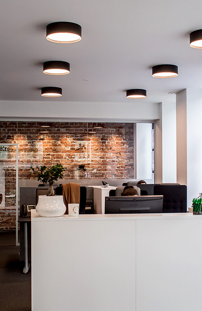 Lysdesign hos Krogsveen sine kontorer.