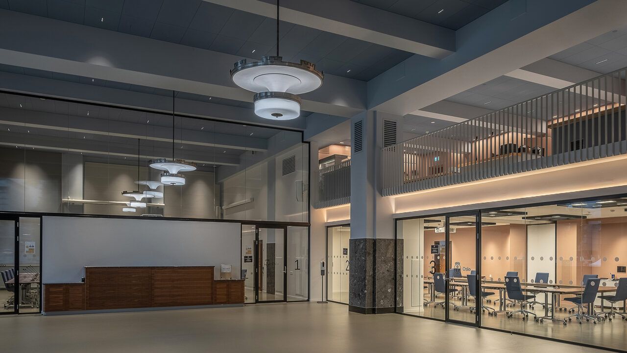 Lysdesign i Rådhusgalleriet i Oslo Rådhus.