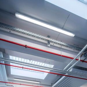 2310 led armatur i et tak.