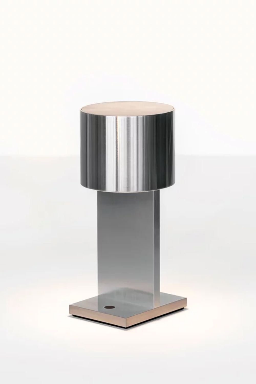 Pisco krome bordlampe fra Deltalight.