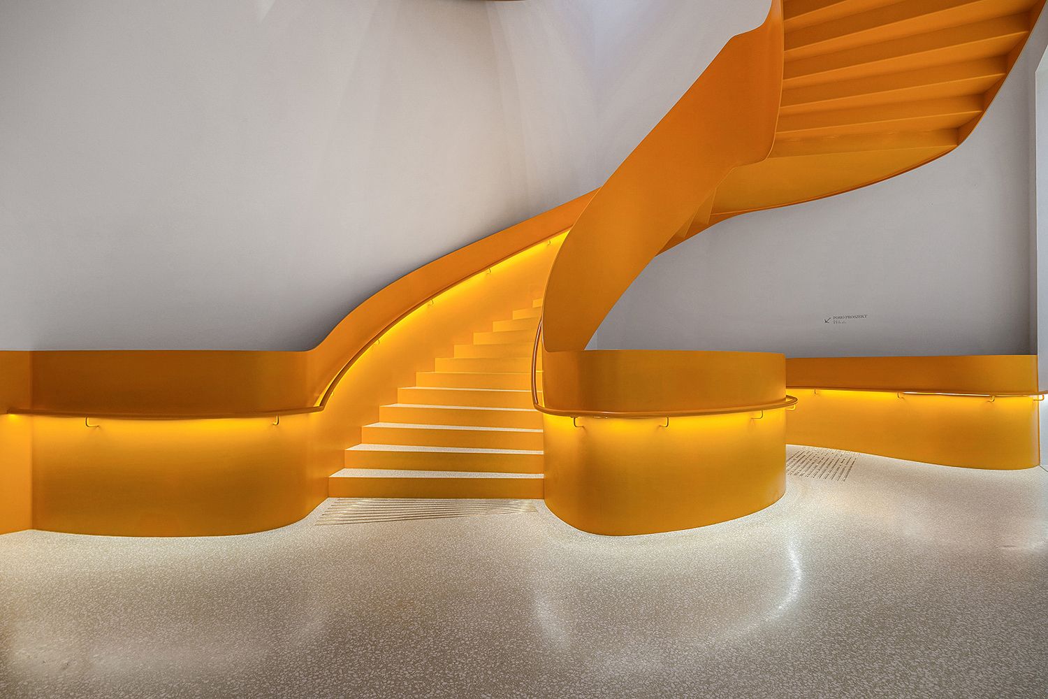 Trapp i PoMo kunstmuseum