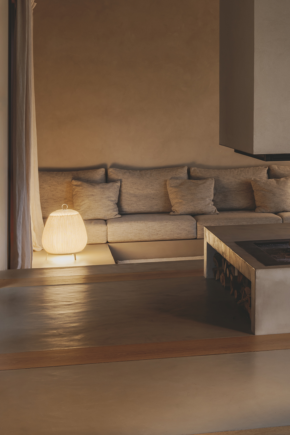 Knit bordlampe fra Vbia i et miljø