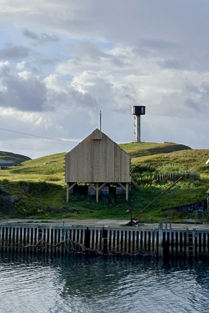 Ettertanken på Røst i en solskinnsdag.