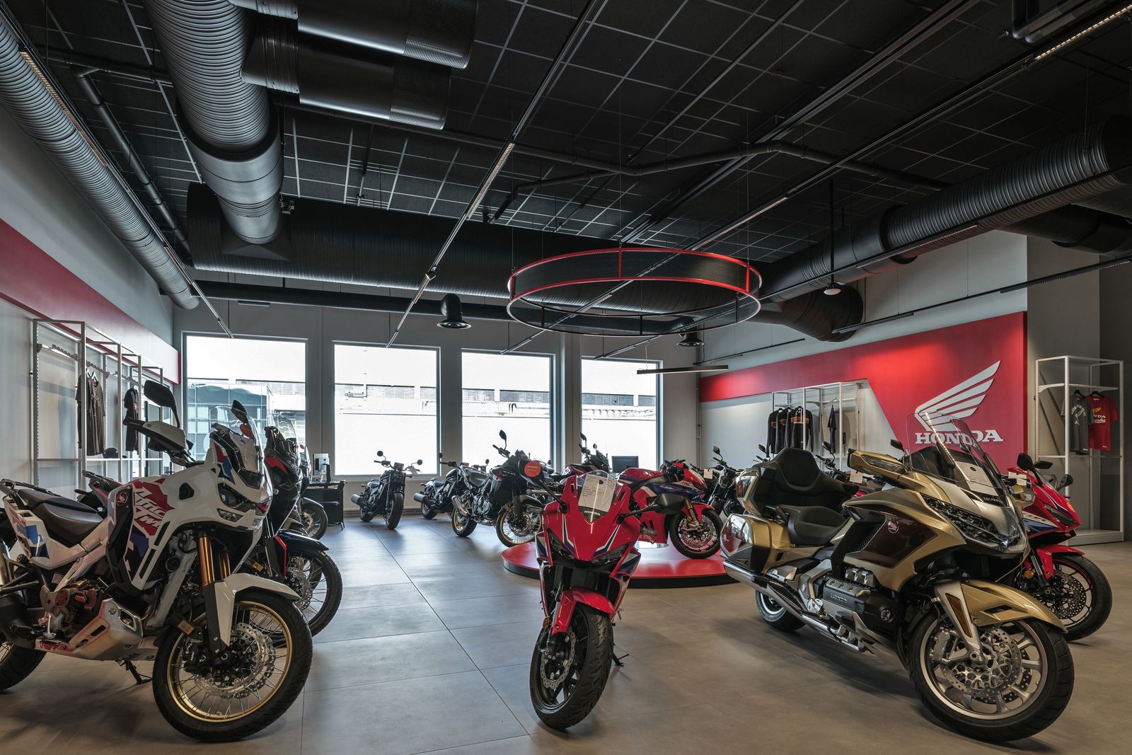 Utsilte motorsykler.