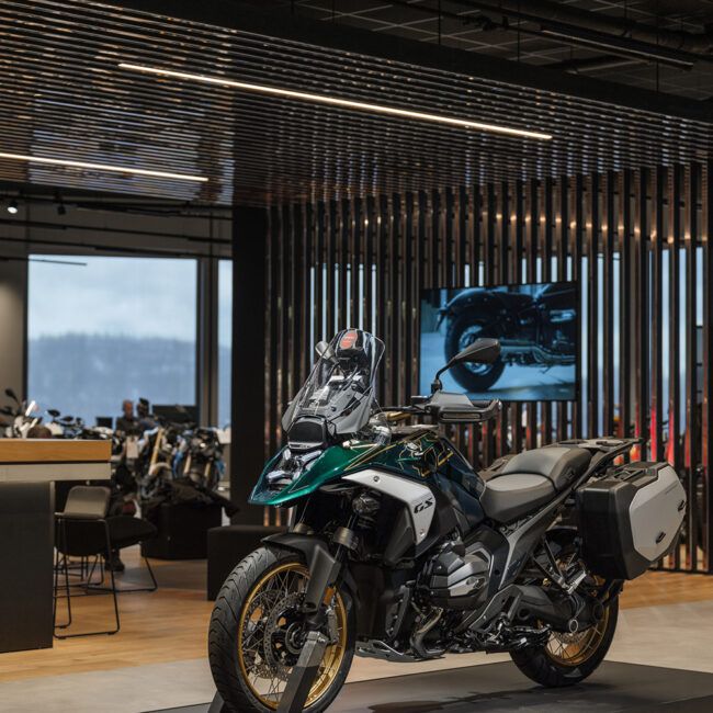 Ledlister i taket hos MCO Vollebekk.