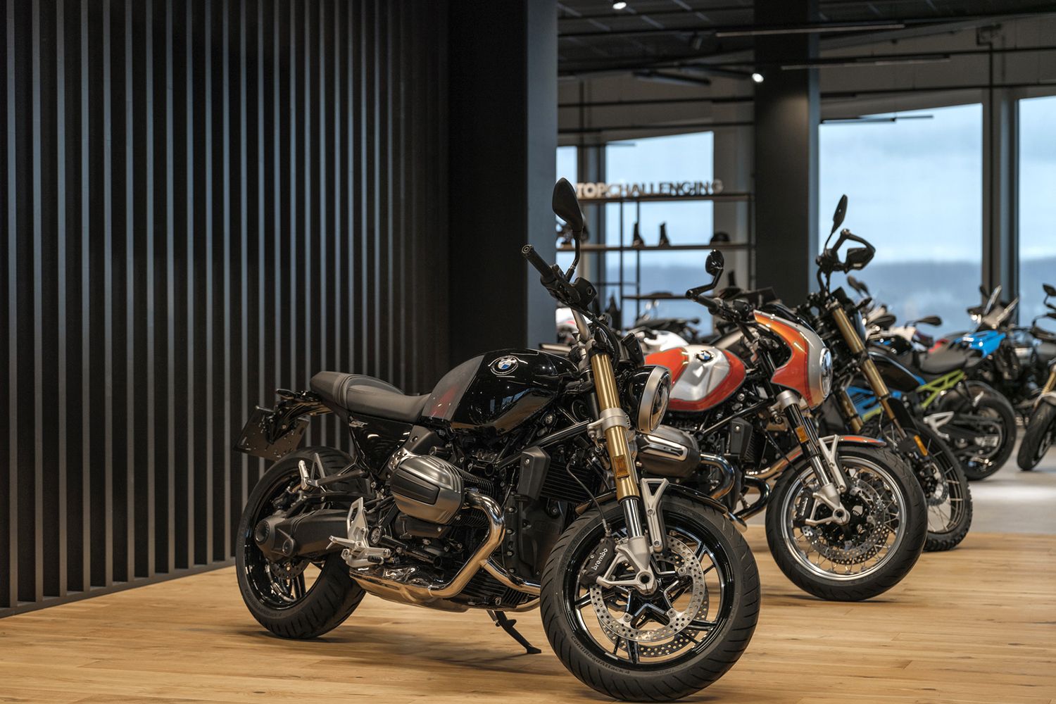 Belysning på utsilte motorsykler hos MCO Vollebekk.