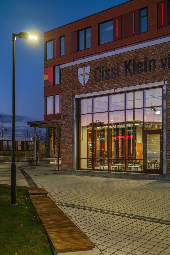 Cissi Kleing VGS i Trondheim utendørs