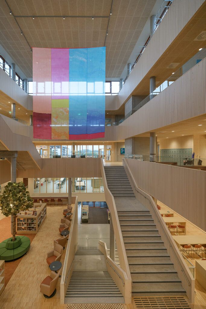 Belysningi "glassøyet" i Cissi Klein VGS i Trondheim.