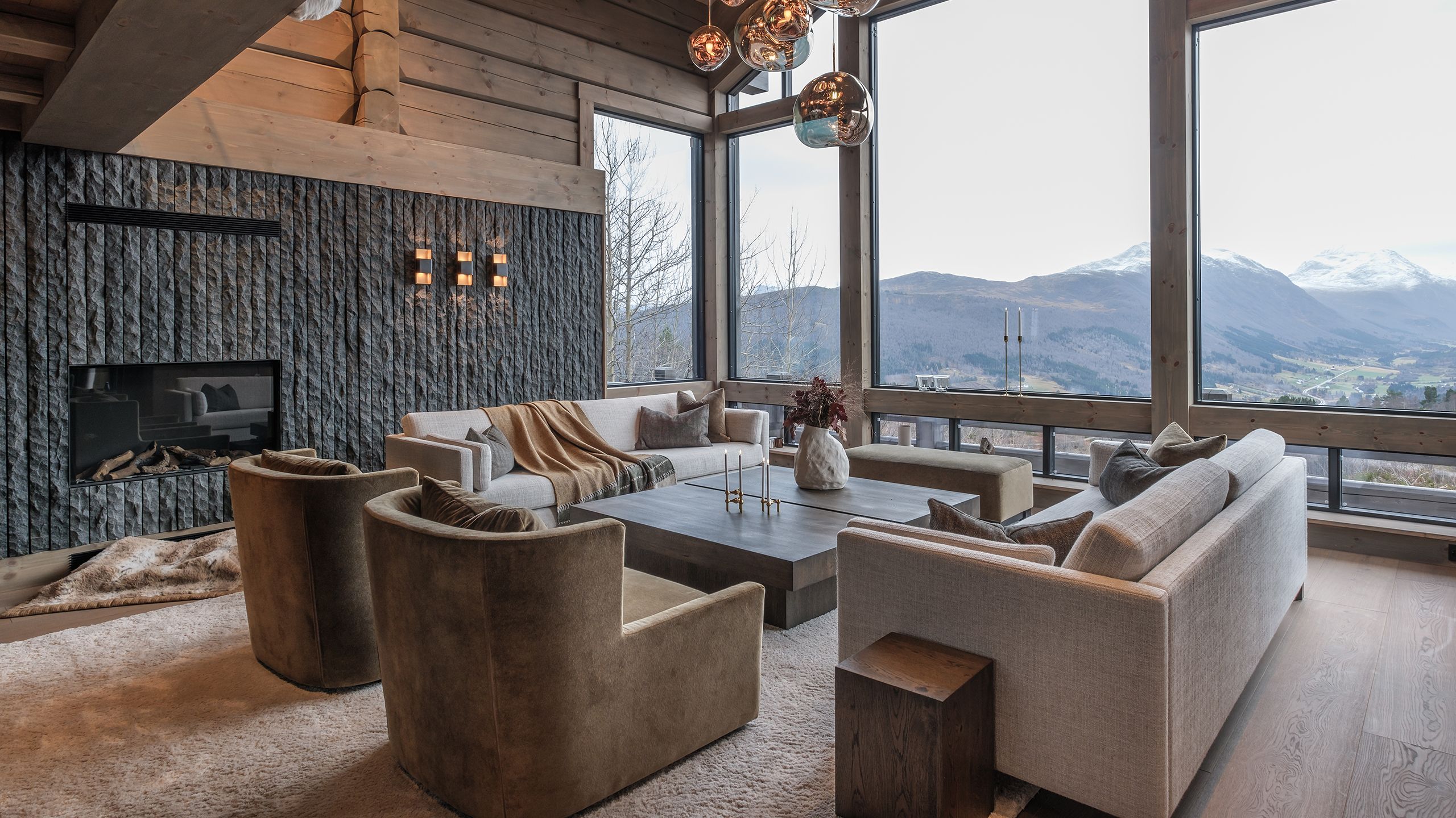 Lysdesign i Orretunet hytte på Strandafjellet