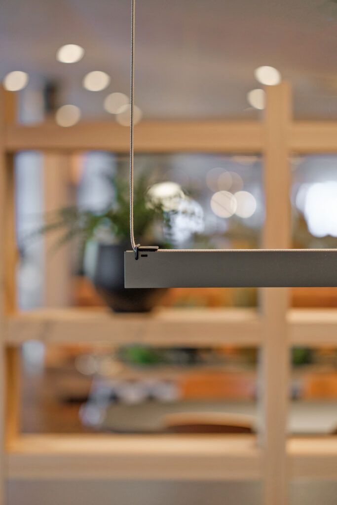 Nærbilde av PlusMinus pendel fra Vibia.