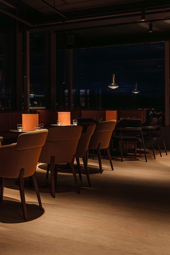 Belysning over bord.