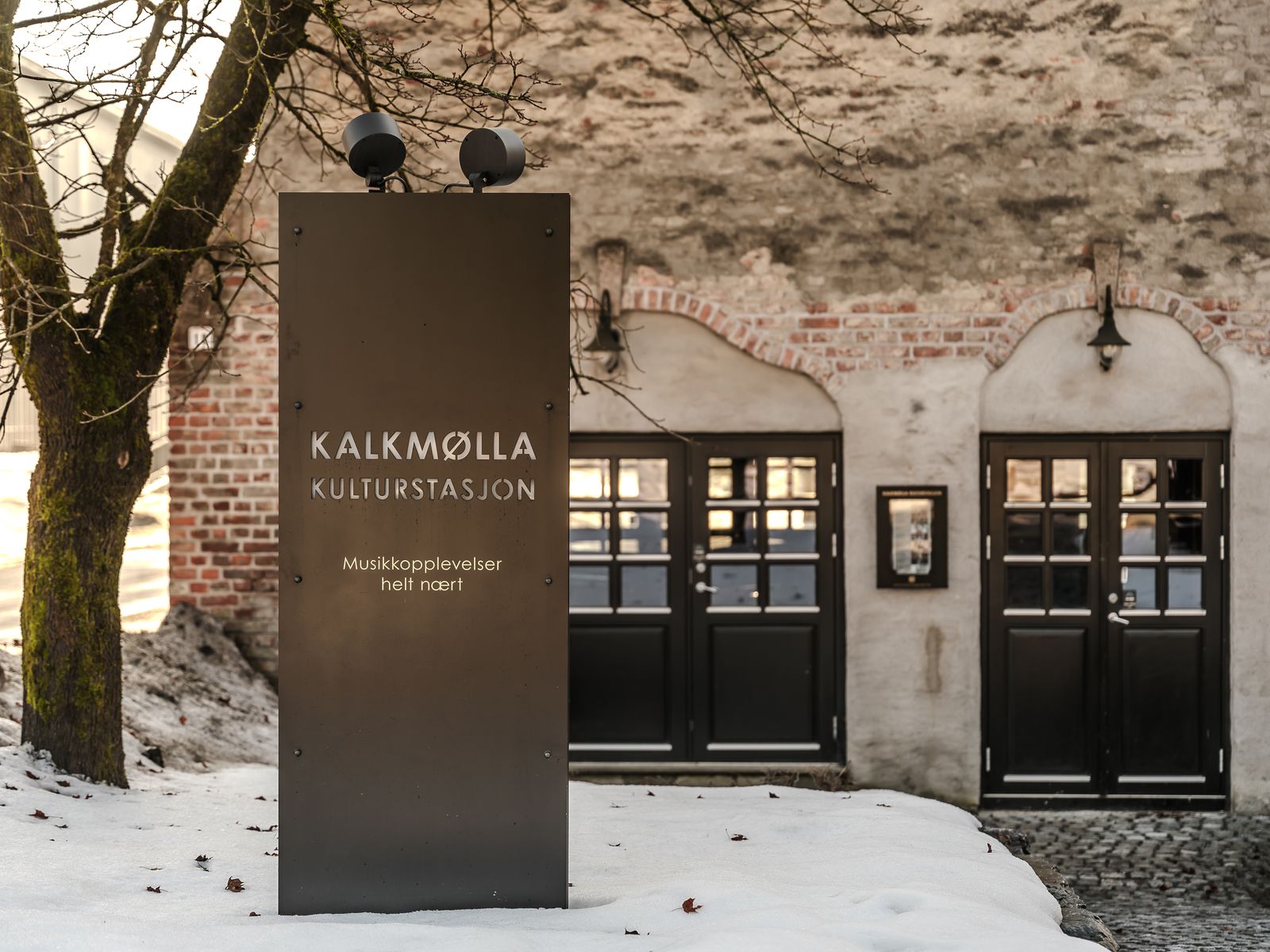 Utsiden av Kalkmølla Kulturstasjon i Sandvika.