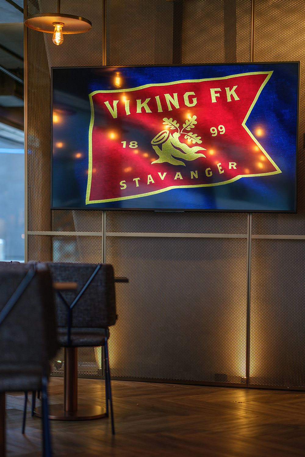 Logoen til Viking Pub på en skjerm.