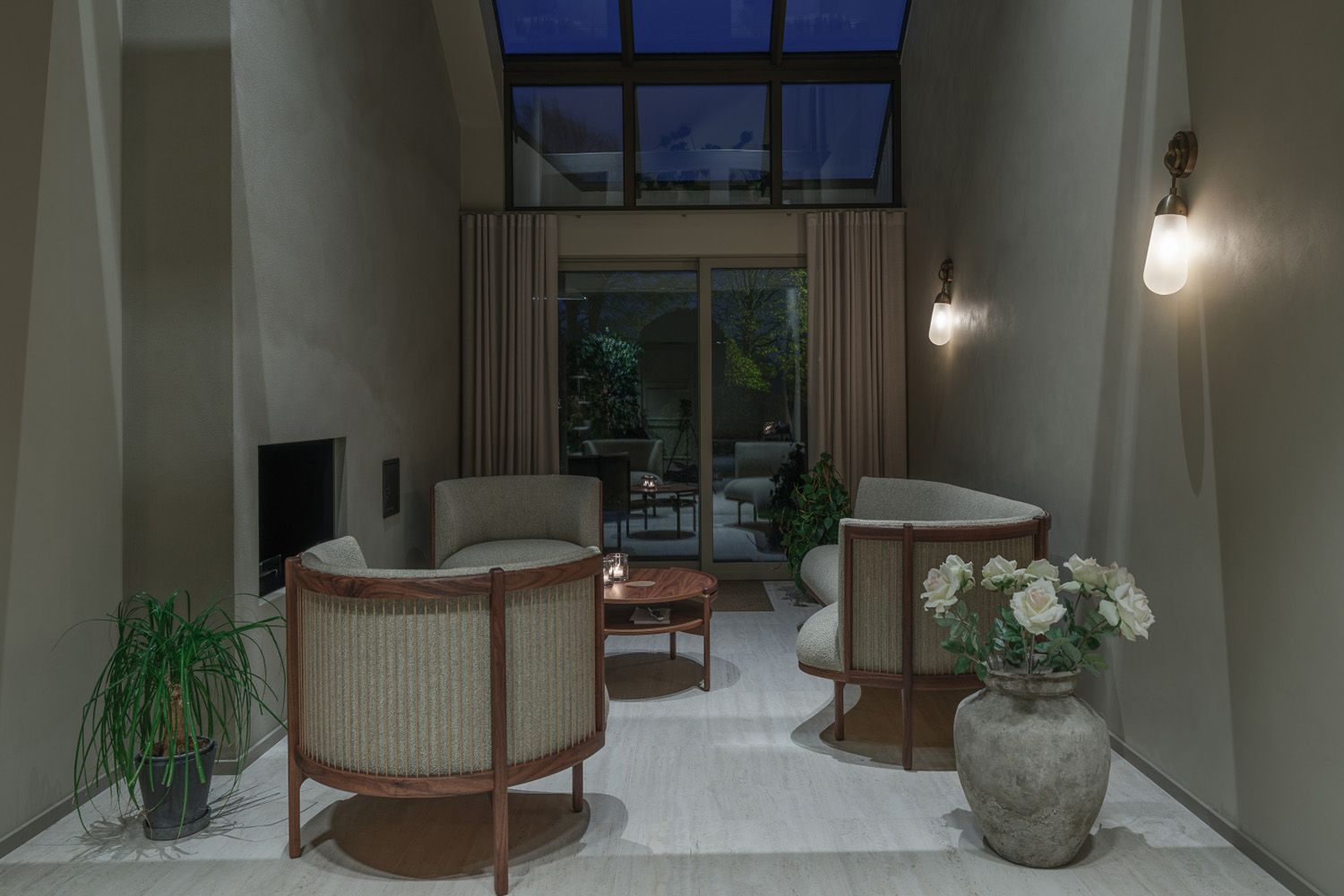 Vegglamper i en del av stuen i en bolig på Hinna i Stavanger.