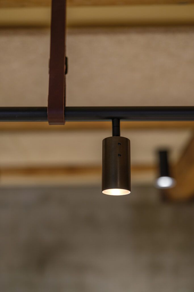 Nærbilde av Long John pendel fra Rubn.