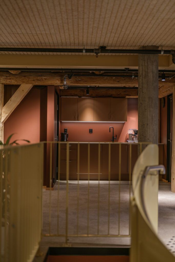 Belysning i felles kjøkken.