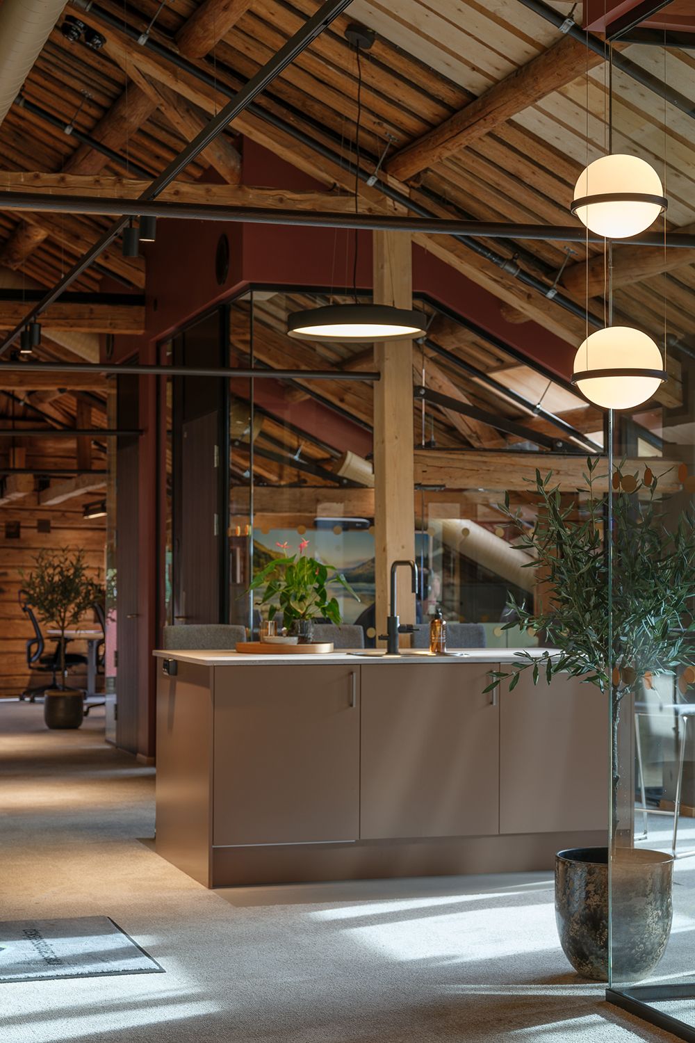 Pendler i taket i Kjøpmannsgata 15 i Trondheim