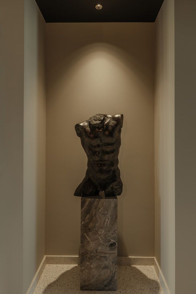 Downlight i nisje hos Ragde Eiendom kontorlandskap