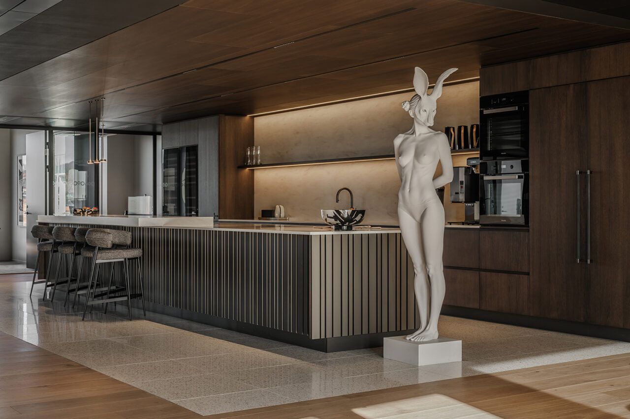 Belysning av en disk hos Radge Eiendom sine kontorer i Sannergata 2