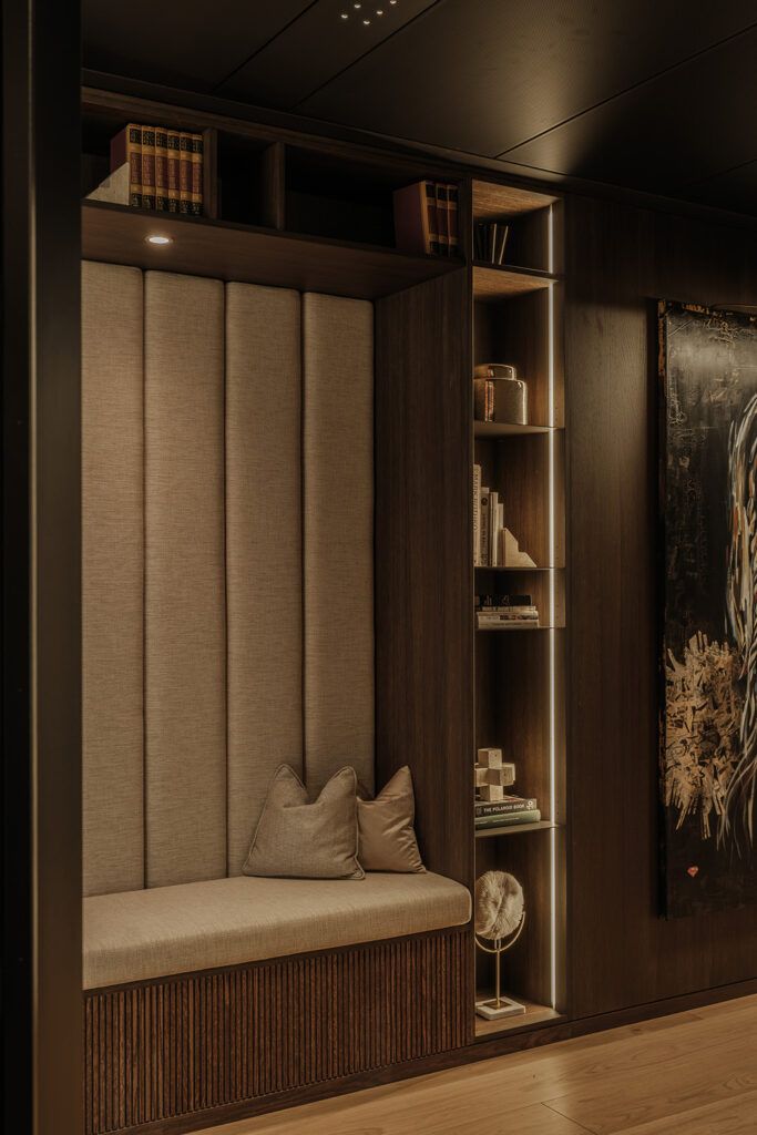 Downlight i sofanisje i Ragde Eiendom kontorlandskap